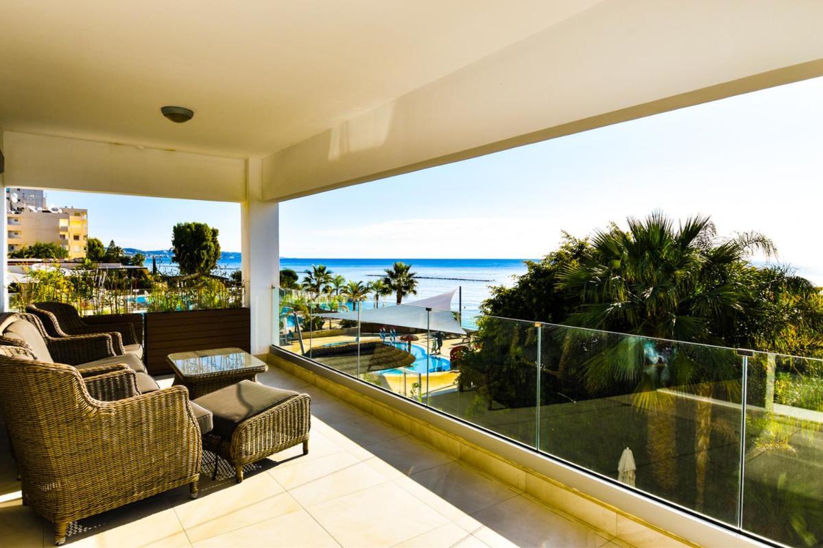 Pegasus Beach Front Apartment Limassol Luaran gambar